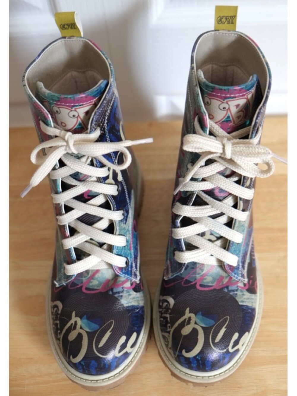 *SOLD* Goby "Music" lace-up boots - Picture 3 of 8